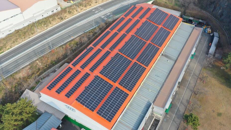 유니코글로벌 태양광발전소 (495kW) (루프탑 태양광) - 솔라플레이 시공실적