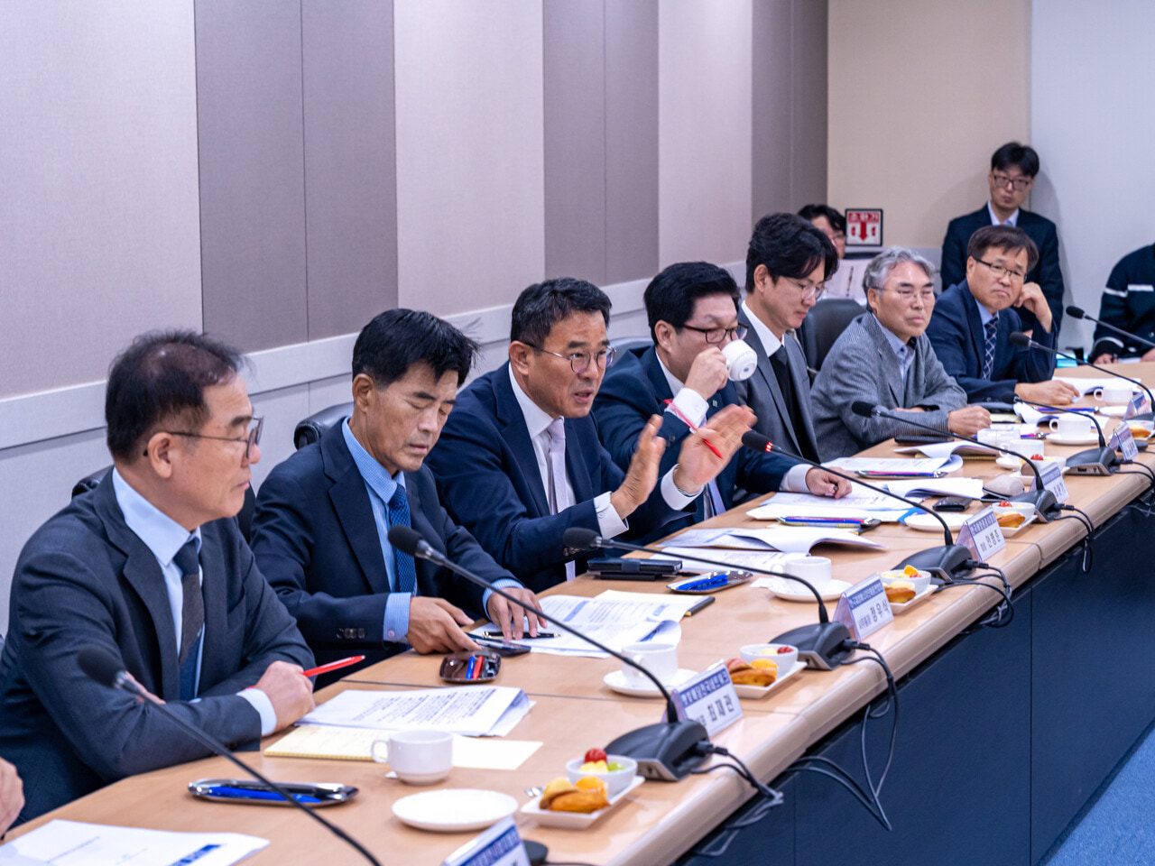 안병준 한국태양광공사협회 회장이 건의사항을 발표하고 있다. [사진=김진후 기자]